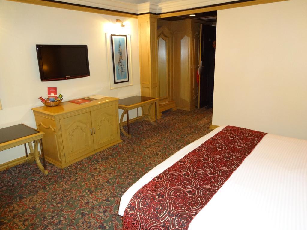 โรงแรมเบบี้ลอนอินเตอร์เนชั่นนอล Raipur  ภายนอก รูปภาพ