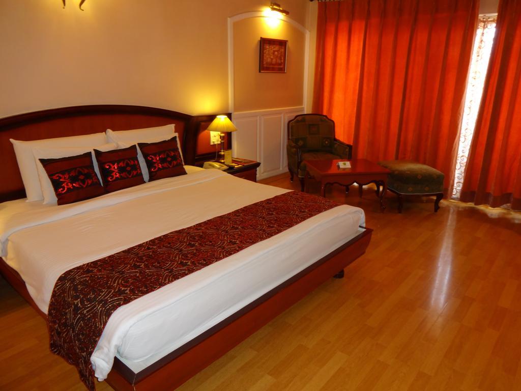 โรงแรมเบบี้ลอนอินเตอร์เนชั่นนอล Raipur  ภายนอก รูปภาพ