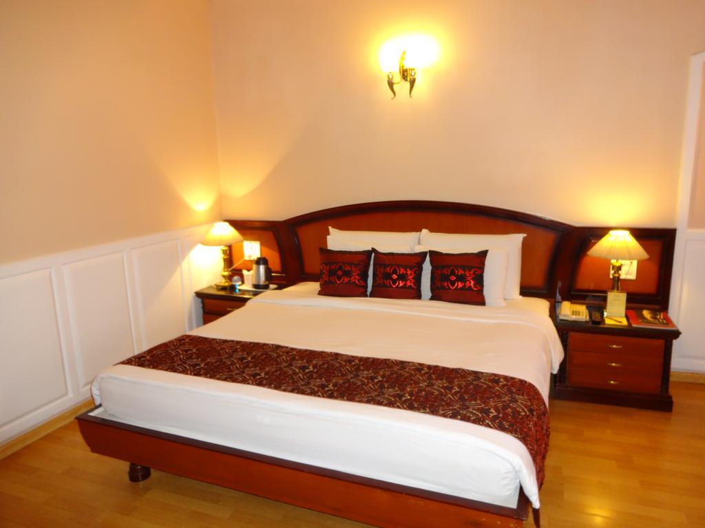 โรงแรมเบบี้ลอนอินเตอร์เนชั่นนอล Raipur  ภายนอก รูปภาพ