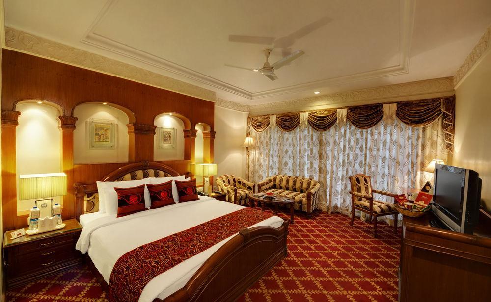โรงแรมเบบี้ลอนอินเตอร์เนชั่นนอล Raipur  ภายนอก รูปภาพ